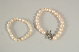TWO SMALL PEARL BRACELETS.