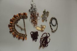 A TRAY OF BIJOUTERIE.