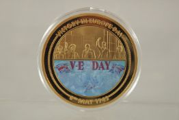 VICTORY IN EUROPE 8TH MAY, 1945, V E DAY BUCKINGHAM PALACE. 00267.