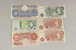 A GREAT BRITAIN POUND NOTE pink and blue. Peppiatt (p. 367), crisp. TWO ONE POUND NOTES AND THREE