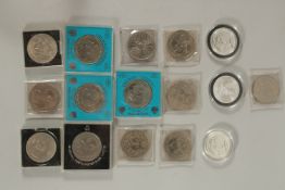 A BOX OF FIFTEEN VARIOUS CROWNS (15).