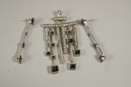 A VERY GOOD DIAMANTE NECKLACE AND EARRINGS, boxed.