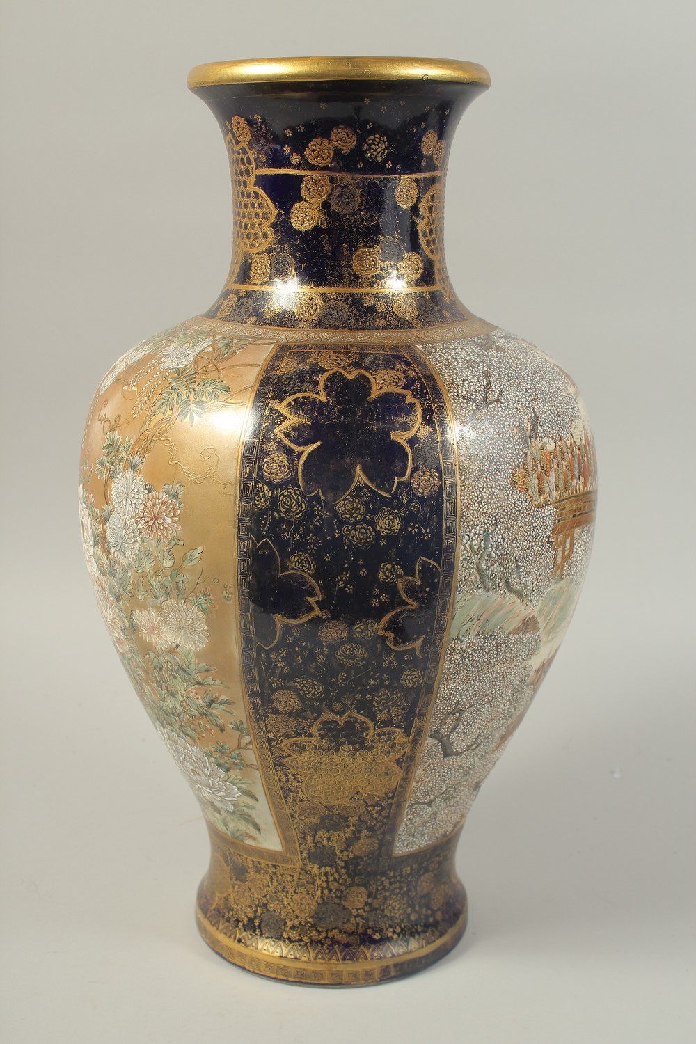 A VERY FINE JAPANESE GILDED COBALT BLUE SATSUMA VASE, painted with two panels: one depicting a scene - Image 2 of 6