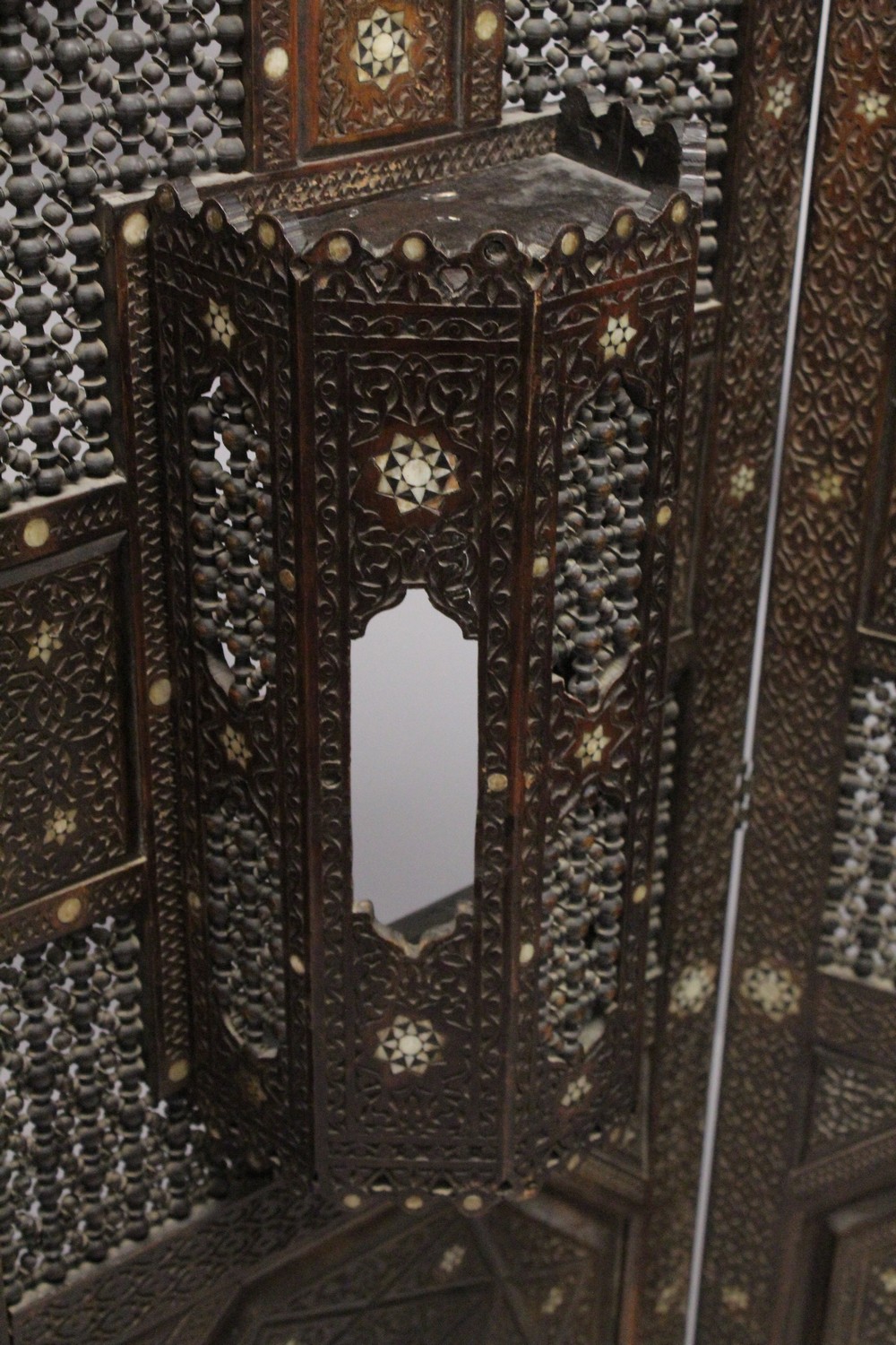 A VERY FINE 19TH CENTURY SYRIAN MOTHER OF PEARL INLAID WOODEN THREE-PANEL SCREEN, with three - Image 6 of 12