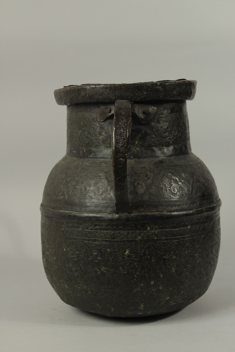 A LARGE EARLY ISLAMIC POSSIBLY SPANISH ADALUSIAN ENGRAVED TWIN HANDLE COPPER JAR, 35cm high. - Image 6 of 8