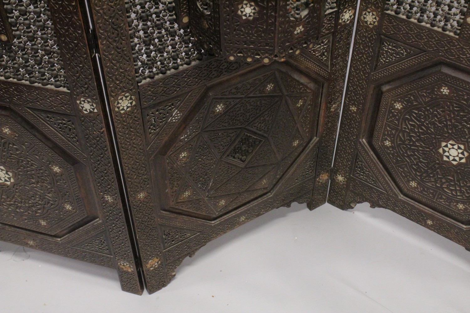 A VERY FINE 19TH CENTURY SYRIAN MOTHER OF PEARL INLAID WOODEN THREE-PANEL SCREEN, with three - Image 8 of 12
