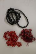 A COLLECTION OF BAKELITE BEADS.