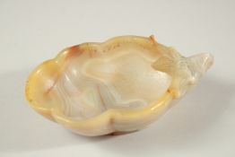 A RARE 18TH-19TH CENTURY MUGHAL INDIAN CARVED AGATE DRINKING CUP, with bird head terminal, 13cm