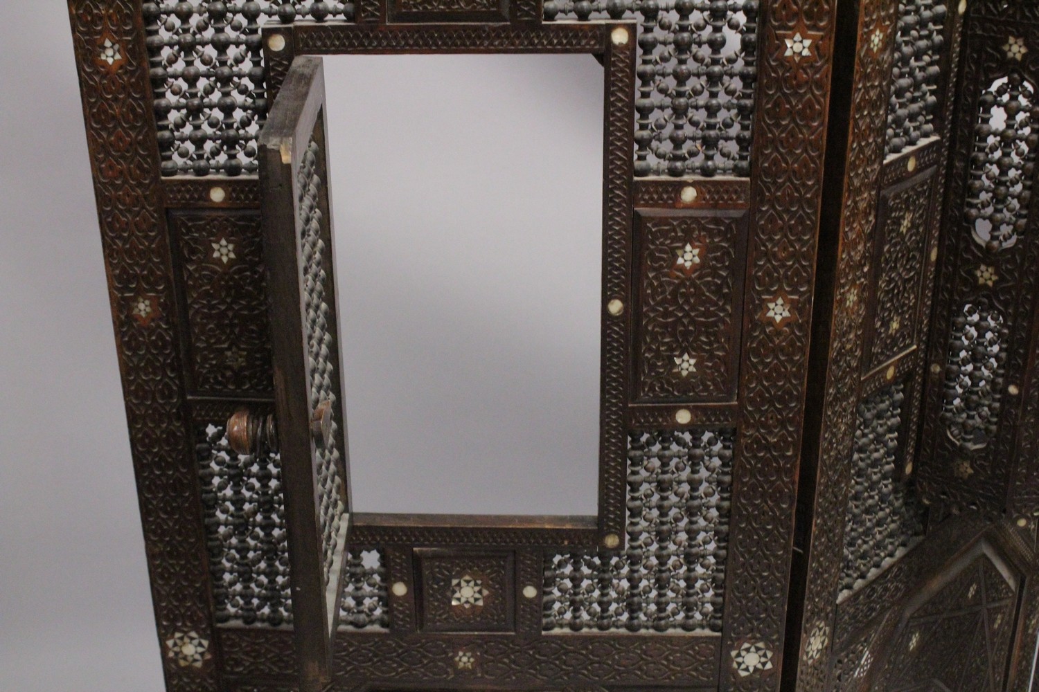 A VERY FINE 19TH CENTURY SYRIAN MOTHER OF PEARL INLAID WOODEN THREE-PANEL SCREEN, with three - Image 4 of 12