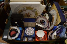 A quantity of Royal memorabilia.