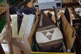 A quantity of household miscellaneous.