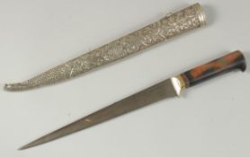 A FINE 19TH CENTURY OTTOMAN TURKISH AGATE HILTED WATERED STEEL DAGGER, with silver scabbard, 43cm