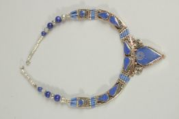 A LAPIS NATIVE AMERICAN STYLE NECKLACE.