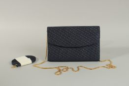 AN ASPREYS BLUE EVENING BAG, AS NEW, UNUSED.