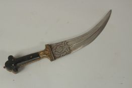 A FINE 19TH CENTURY NORTH INDIAN TWO-TONE GOLD OVERLAID STEEL DAGGER, with engraved blade and horn