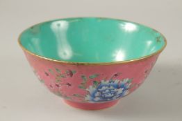A CHINESE FAMILLE ROSE PORCELAIN FLORAL BOWL, with turquoise glaze interior, 16cm diameter.