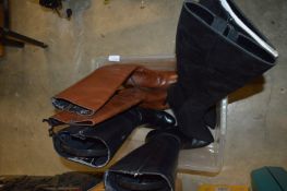 A quantity of ladies boots, size 5½-6.
