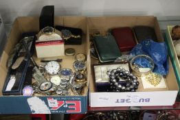 Various watches and bijouterie.