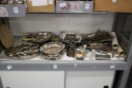 A quantity of plated items.