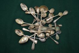 Quantity of silver spoons (30).