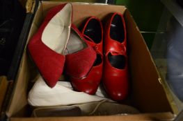 A quantity of ladies shoes, size 5½-6.