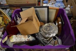 Quantity of miscellaneous collectables.