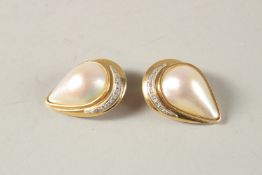 A PAIR OF 18CT GOLD, DIAMOND AND PEARL PEAR SHAPED EAR CLIPS.