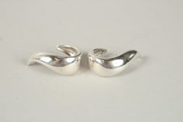 A PAIR OF DANISH SILVER EARRINGS.