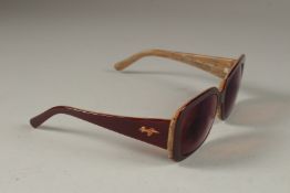 MAUI JIM READING GLASSES.