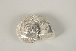 A SILVER PILL BOX. 4cms.
