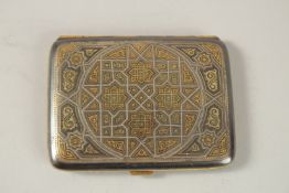A FINE TOLEDO GOLD AND SILVER INLAID CIGERETTE CASE, 9cm x 7cm.