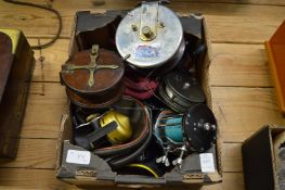An Alvey Snapper reel, an old Starback reel and other reels.