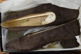 A pair of Unutzer brown suede shoes, size 39, boxed.