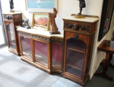 A SUPERB GILLOW MAHOGANY SIDE CABINET with a centre cupboard with double panel glass doors, with