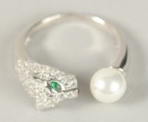 A SILVER PANTHER PEARL RING. Ring size (M).