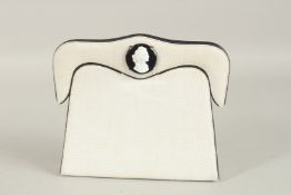 A RENAUD PELLEGRINO CAMEO BAG.