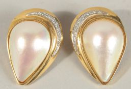 A PAIR OF 18CT GOLD AND PEARL TEARDROP EARRINGS.