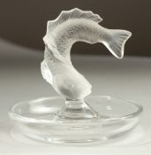 A LALIQUE GLASS CIRCULAR FISH PIN TRAY. 9cms diameter.