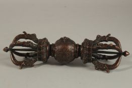A LARGE TIBETAN BRONZE VAJRA, 27cm long.