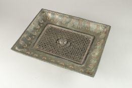 A FINE AND LARGE 18TH CENTURY INDIAN BIDRI SILVER INLAID RECTANGULAR BASIN, with openworked lid,