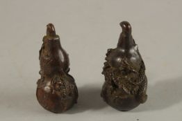 A PAIR OF BRONZE GOURDS.