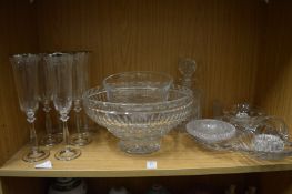 A quantity of glassware.