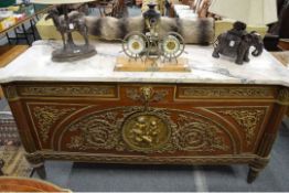 A VERY GOOD MAHOGANY AND ORMOLU MOUNTED MARBLE TOP COMMODE. 80cms long.