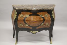 A FRENCH STYLE BURR WOOD, ORMOLU AND MARBLE TOP SERPENTINE FORM TWO-DRAWER COMMODE. 100cms wide x