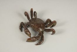 A SMALL JAPANESE BRONZE CRAB. 6cms.