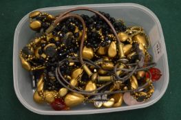 A box of bijouterie.