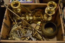 Various brass ware.
