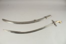 AN 1831 BRITISH OFFICER'S MAMELUKE SABRE WITH KILIJ BLADE and ivory handle. The sabre was