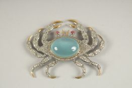 A SUPERB DIAMOND AND AQUAMARINE CRAB BROOCH.