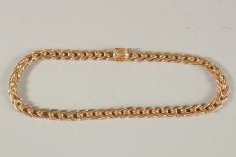 A GOOD 18K GOLD CHAIN, 39cms long. Stamped 18K. Weight 82.5grms.